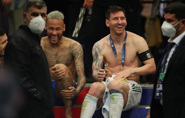 意大利杯尤文2-0乌迪内斯晋级，乔纳森-戴维、洛卡特利建功